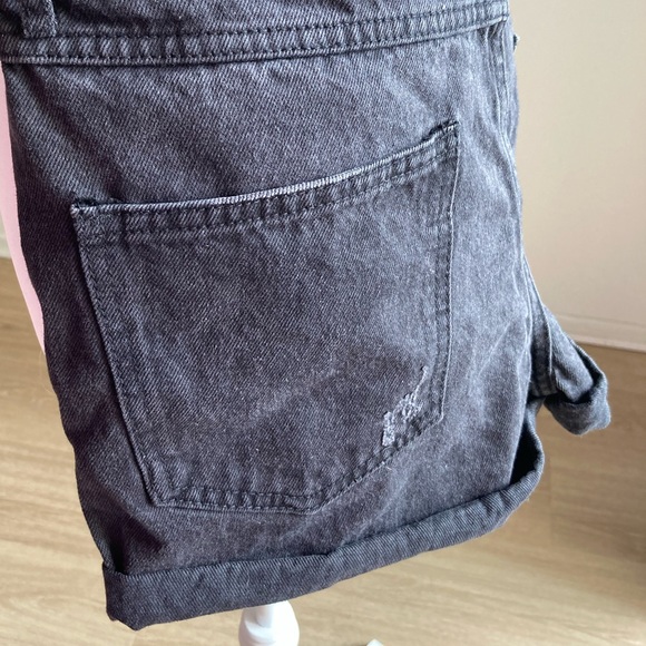 Black high waisted distress shorts - Picture 5 of 8